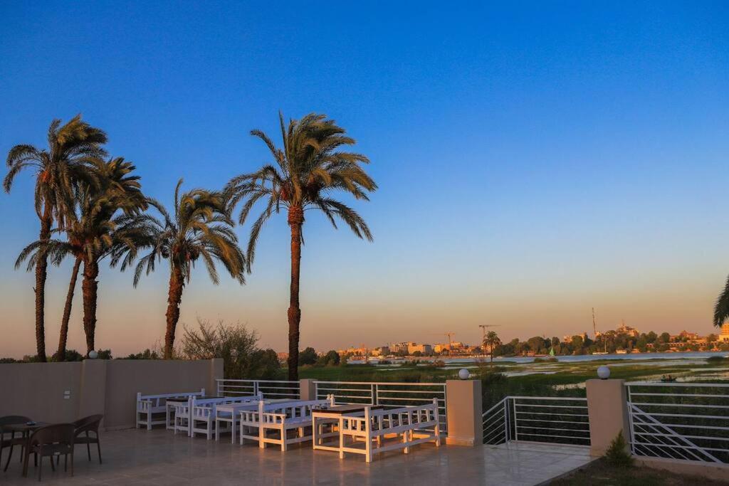 Royal Nile Villa - Nile View Apartment 1 Луксор Екстериор снимка